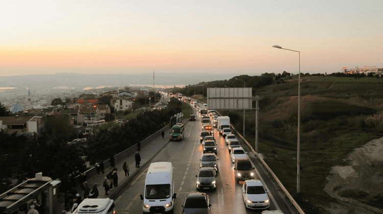 Adaptive Mobility - Behavioral Simulations in Urban Traffic Systems